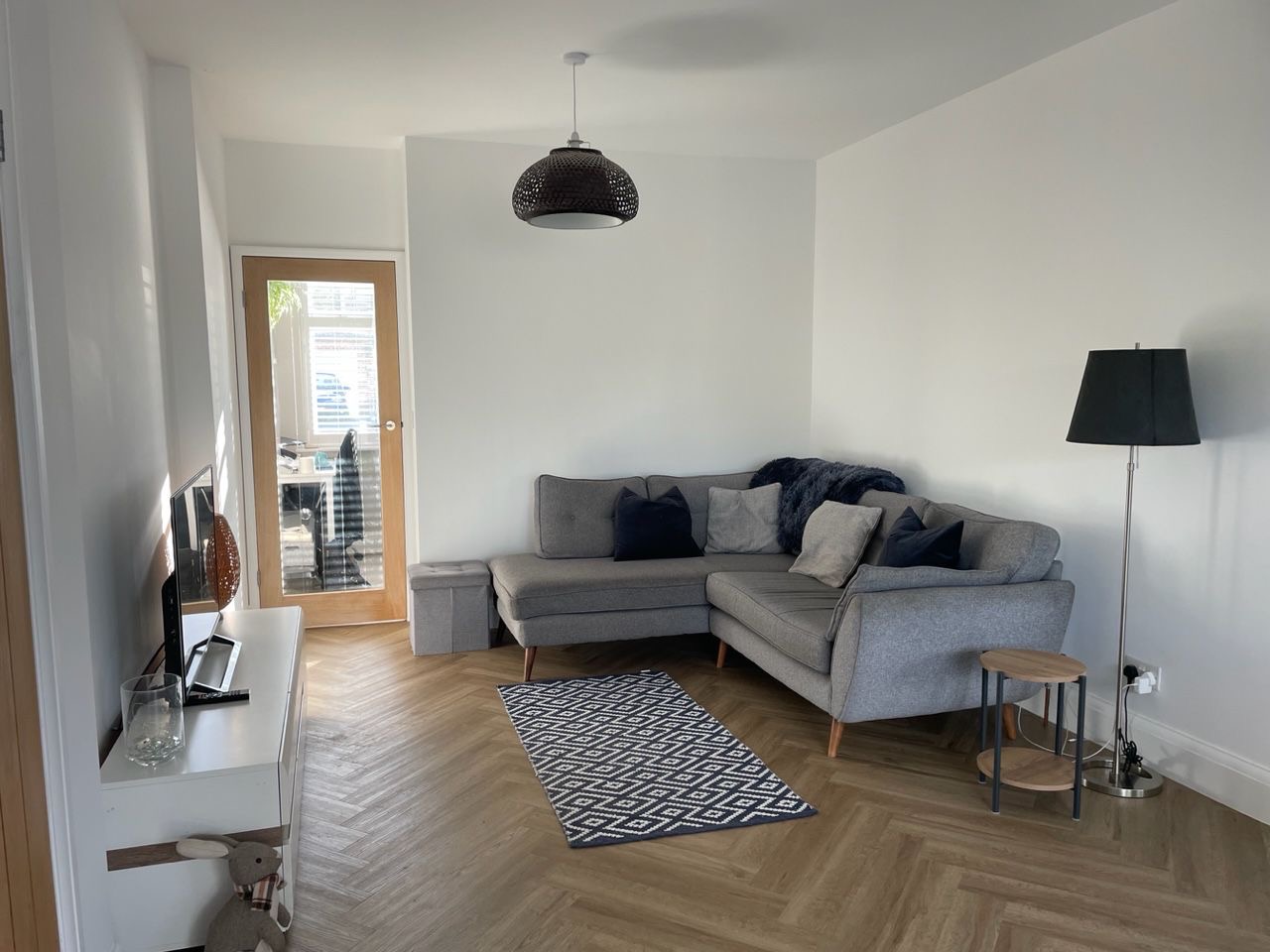 Modern living room renovation completed by MLH Construction in Ruislip